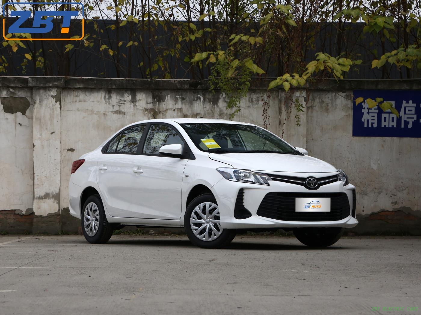 Бензиновый седан Toyota Vios