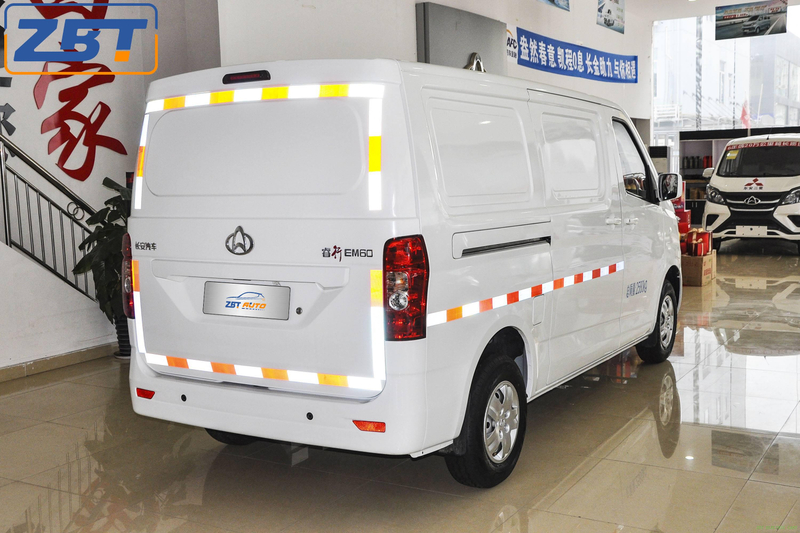 Электрический фургон Changan RuiXing EM60
