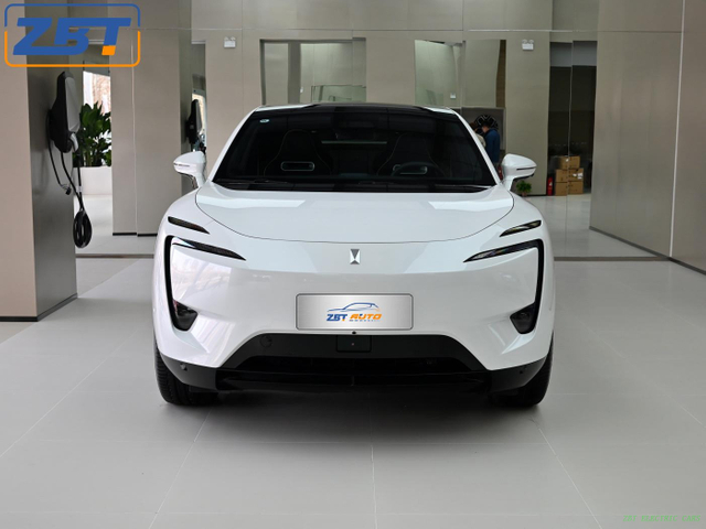 Электрический внедорожник Changan Huawei Avatr 11