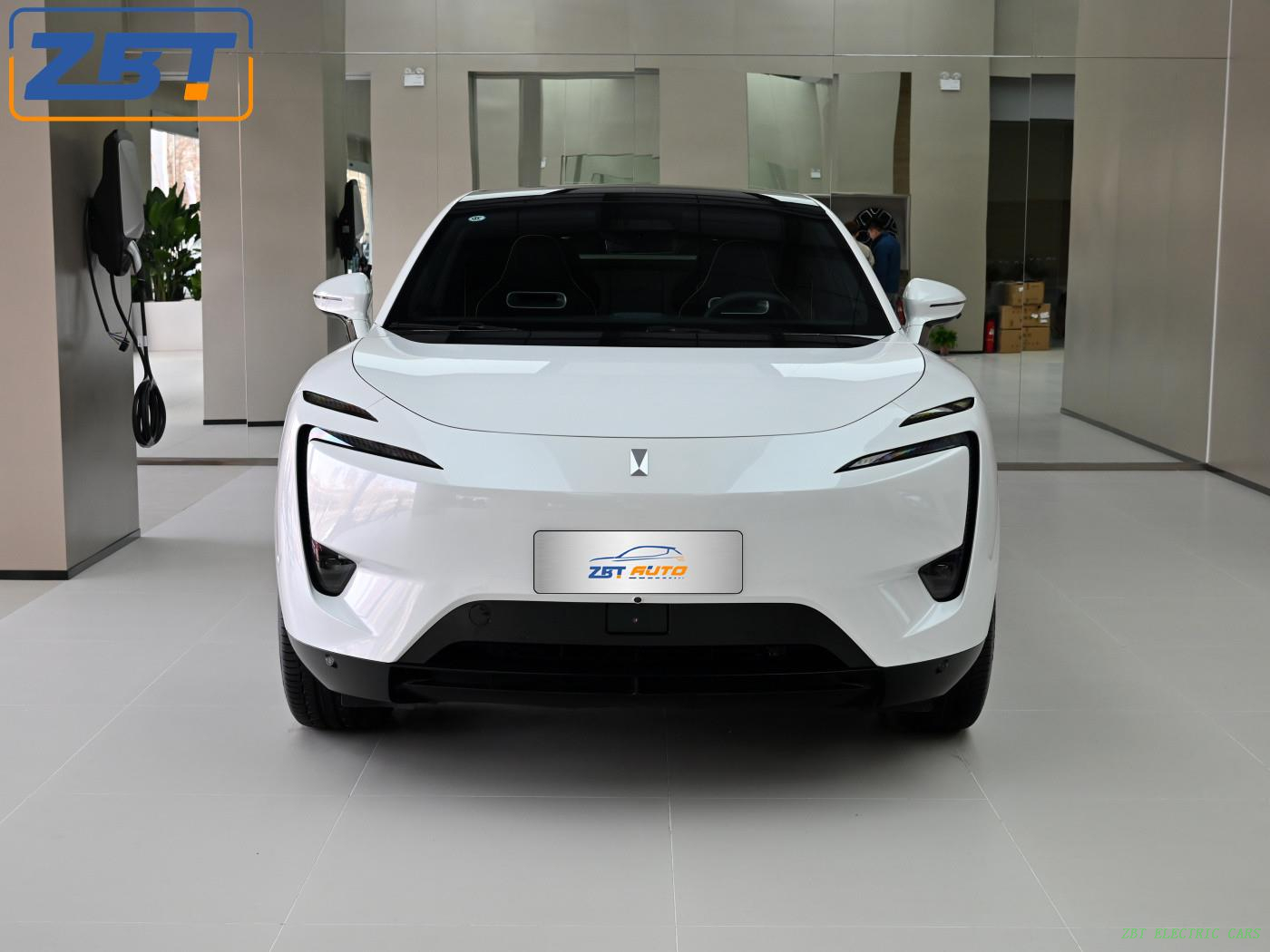 Электрический внедорожник Changan Huawei Avatr 11