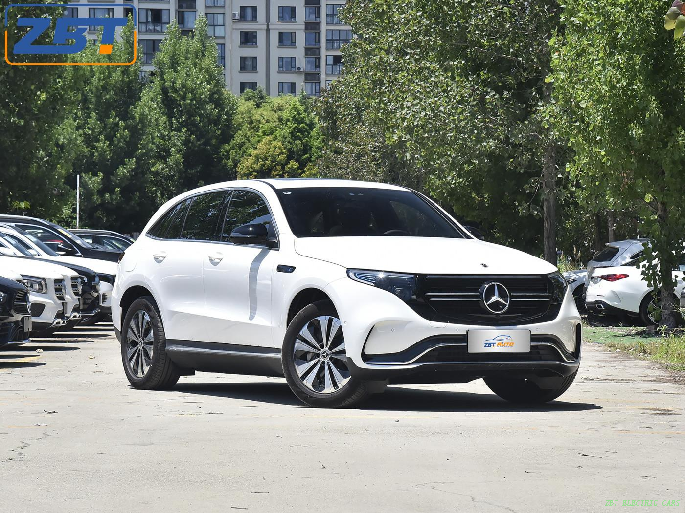 Электрический внедорожник Mercedes Benz EQC400