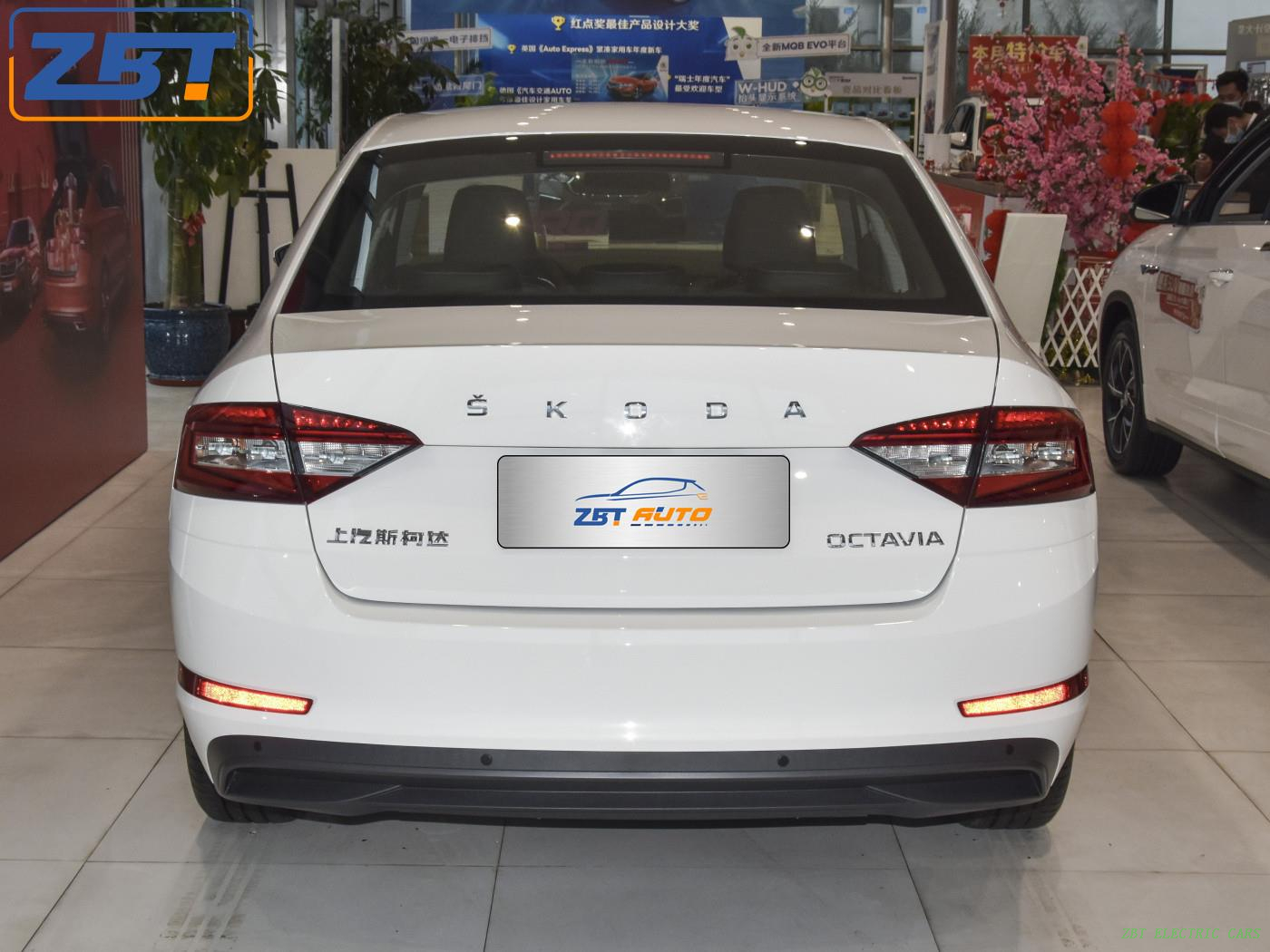 Volkswagen Skoda Octavia бензиновый седан