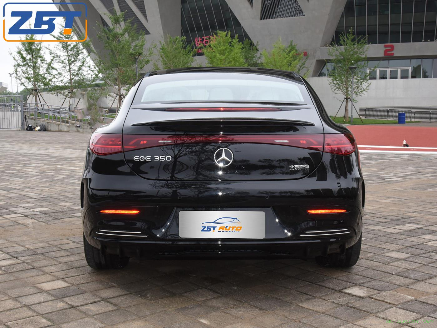 Электрический внедорожник Mercedes Benz EQE 350