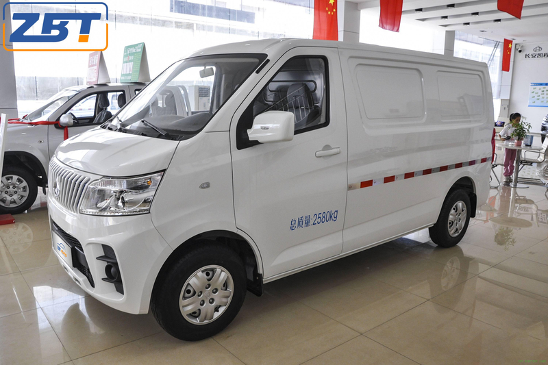 Электрический фургон Changan RuiXing EM60