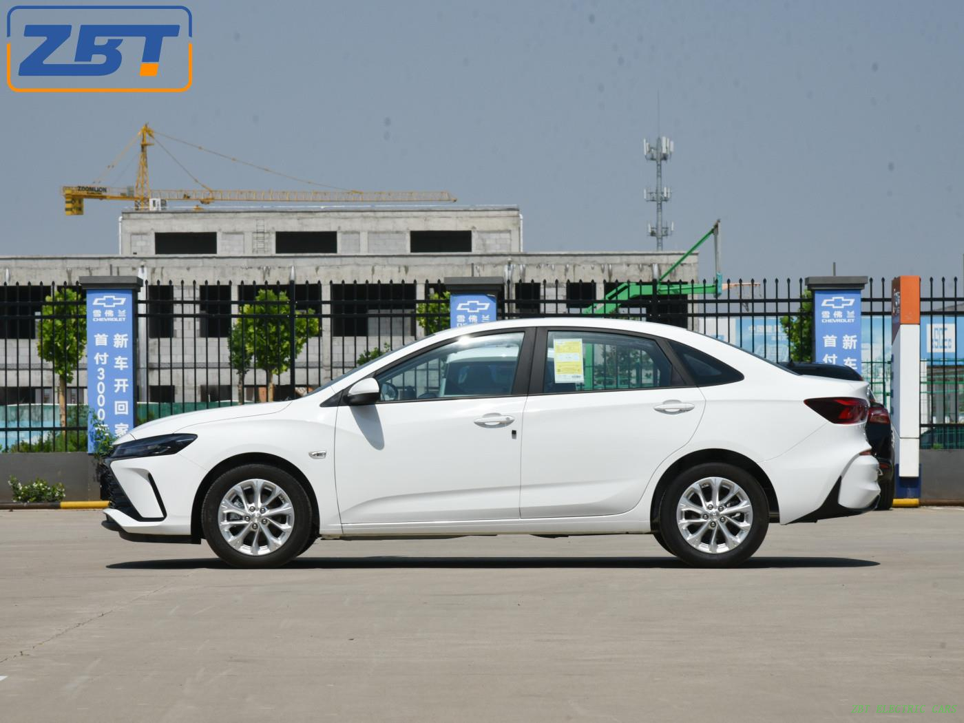 Chevrolet monza бензиновый седан