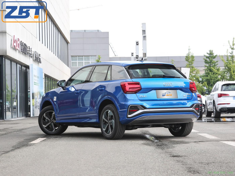 Электрический внедорожник Audi Q2L e-tron