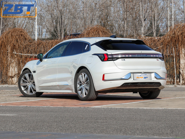 Zeekr 001 Электрический седан