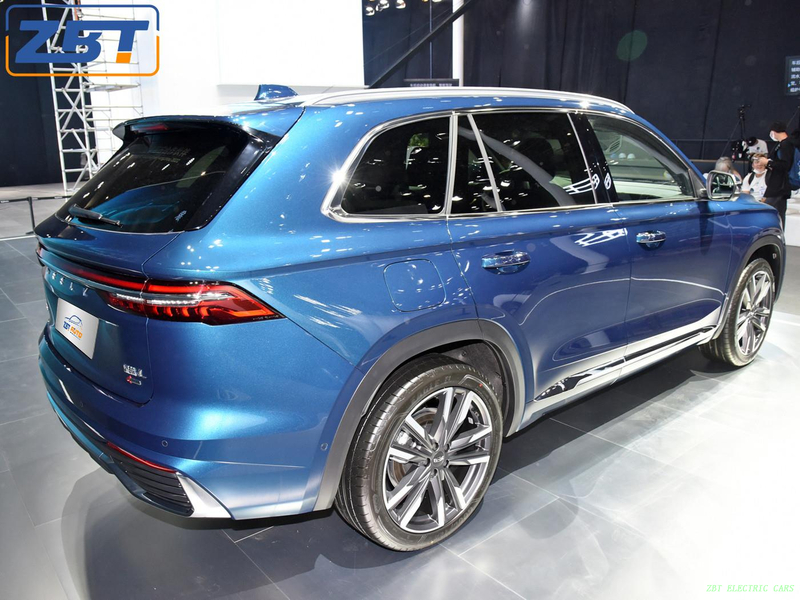 Бензиновый внедорожник Geely Xingyue L