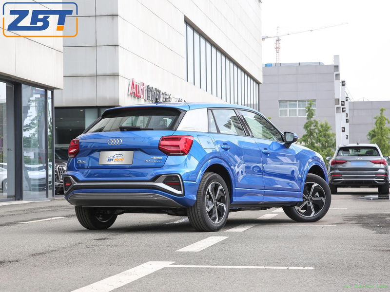 Электрический внедорожник Audi Q2L e-tron