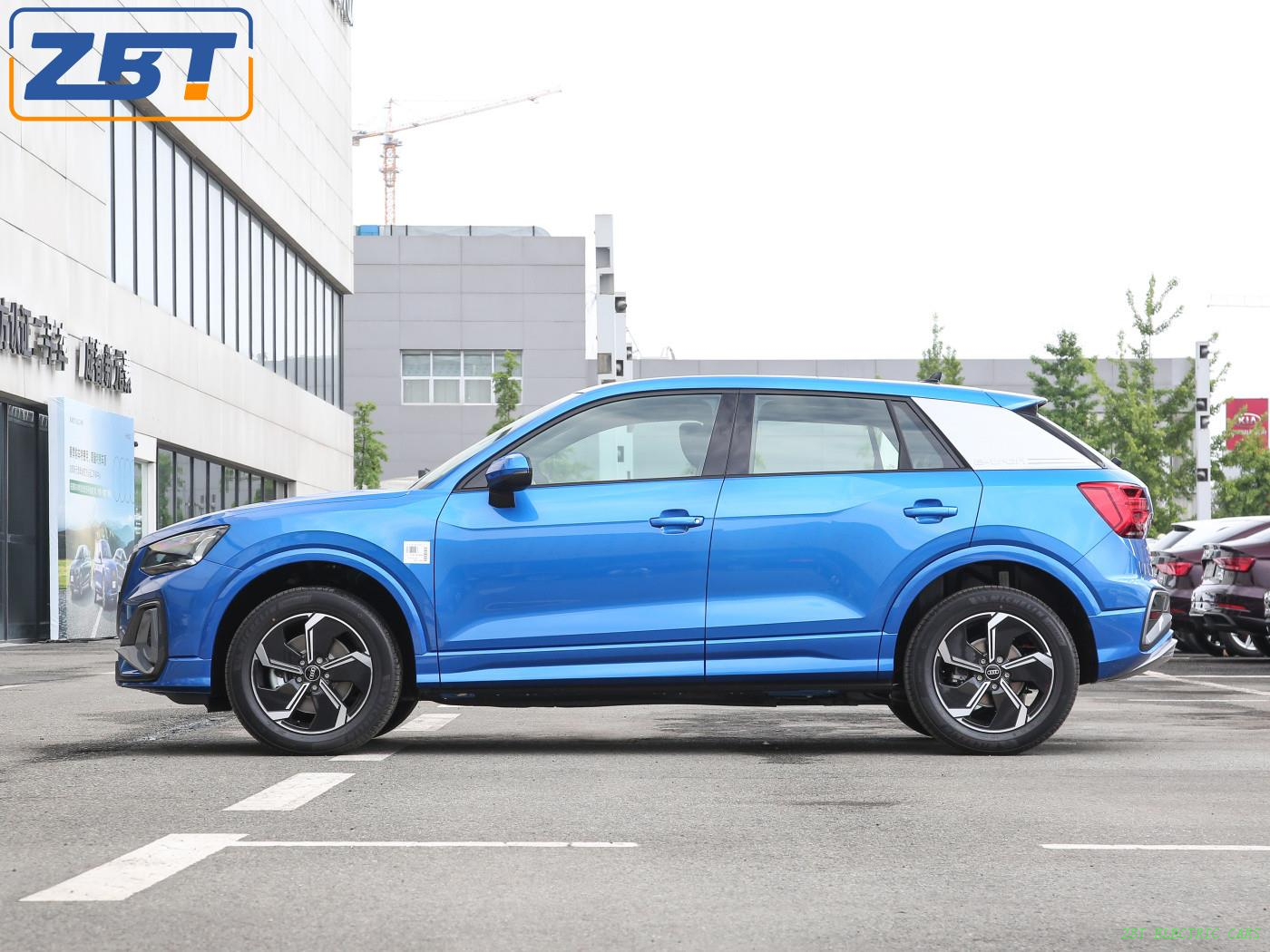 Электрический внедорожник Audi Q2L e-tron