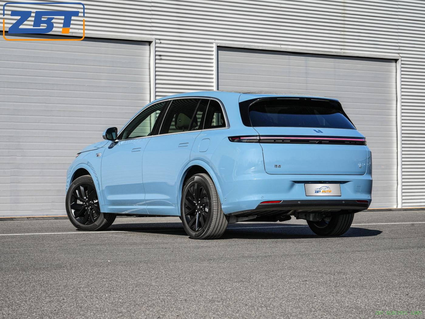 Ли Сян один гибридный электрический внедорожник Li L7