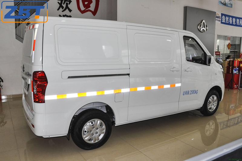 Электрический фургон Changan RuiXing EM60