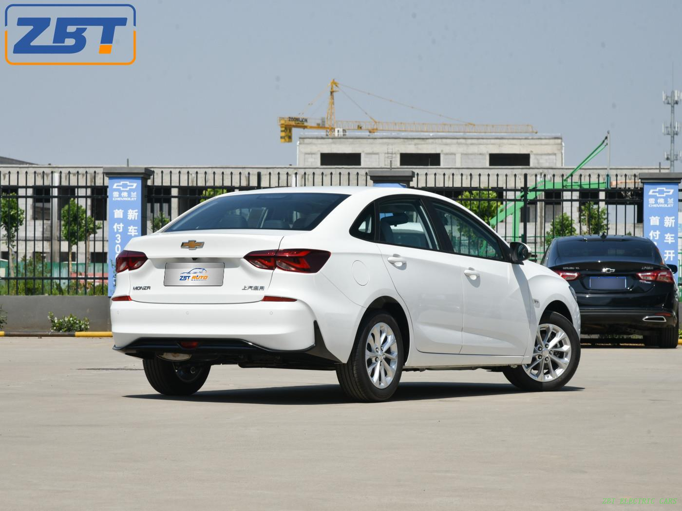 Chevrolet monza бензиновый седан