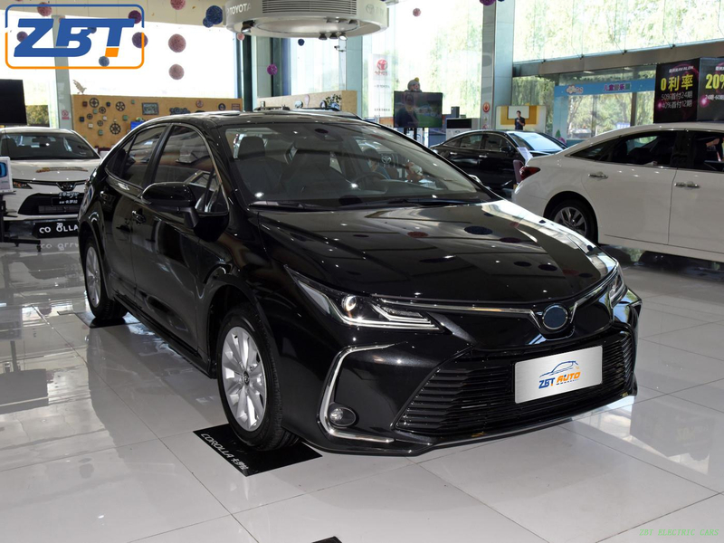 Бензиновый седан Toyota Corolla