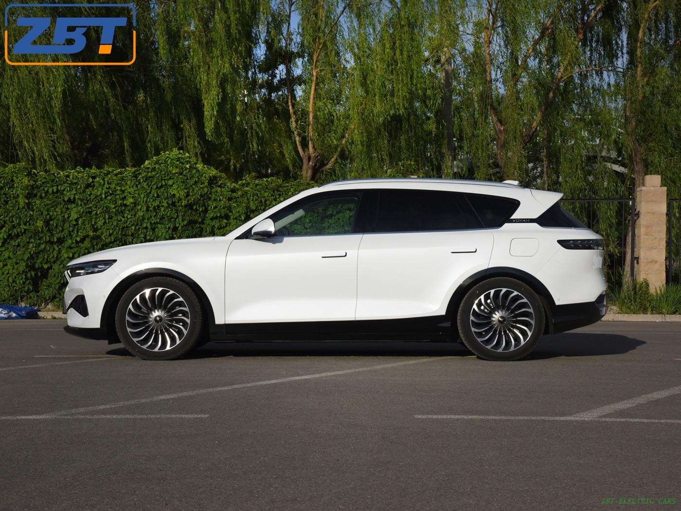 Электрический внедорожник Voyah Free