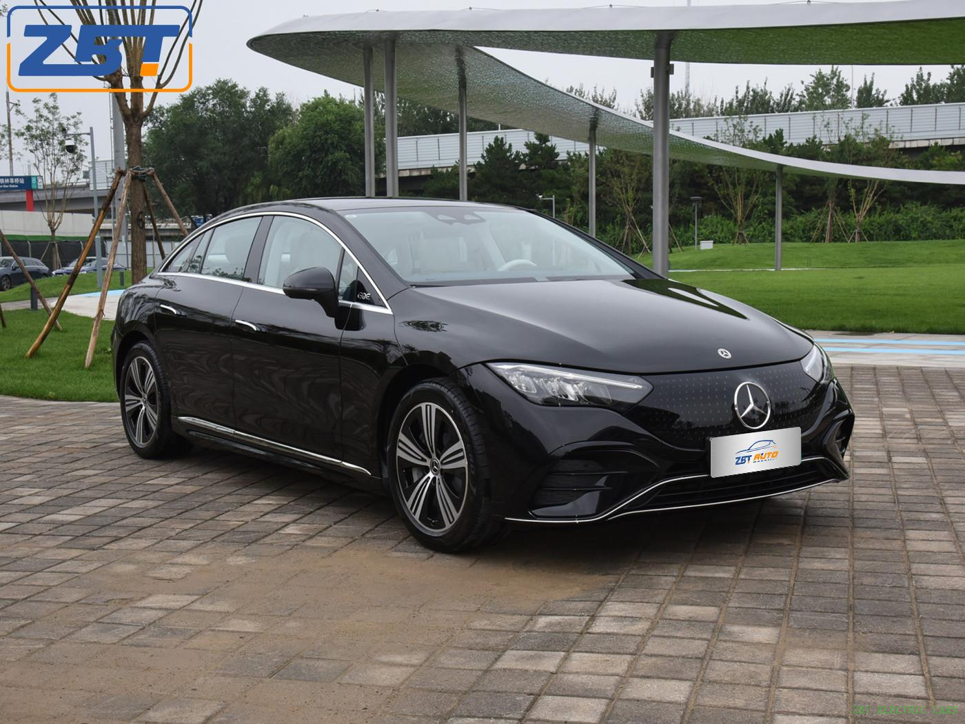 Электрический внедорожник Mercedes Benz EQE 350