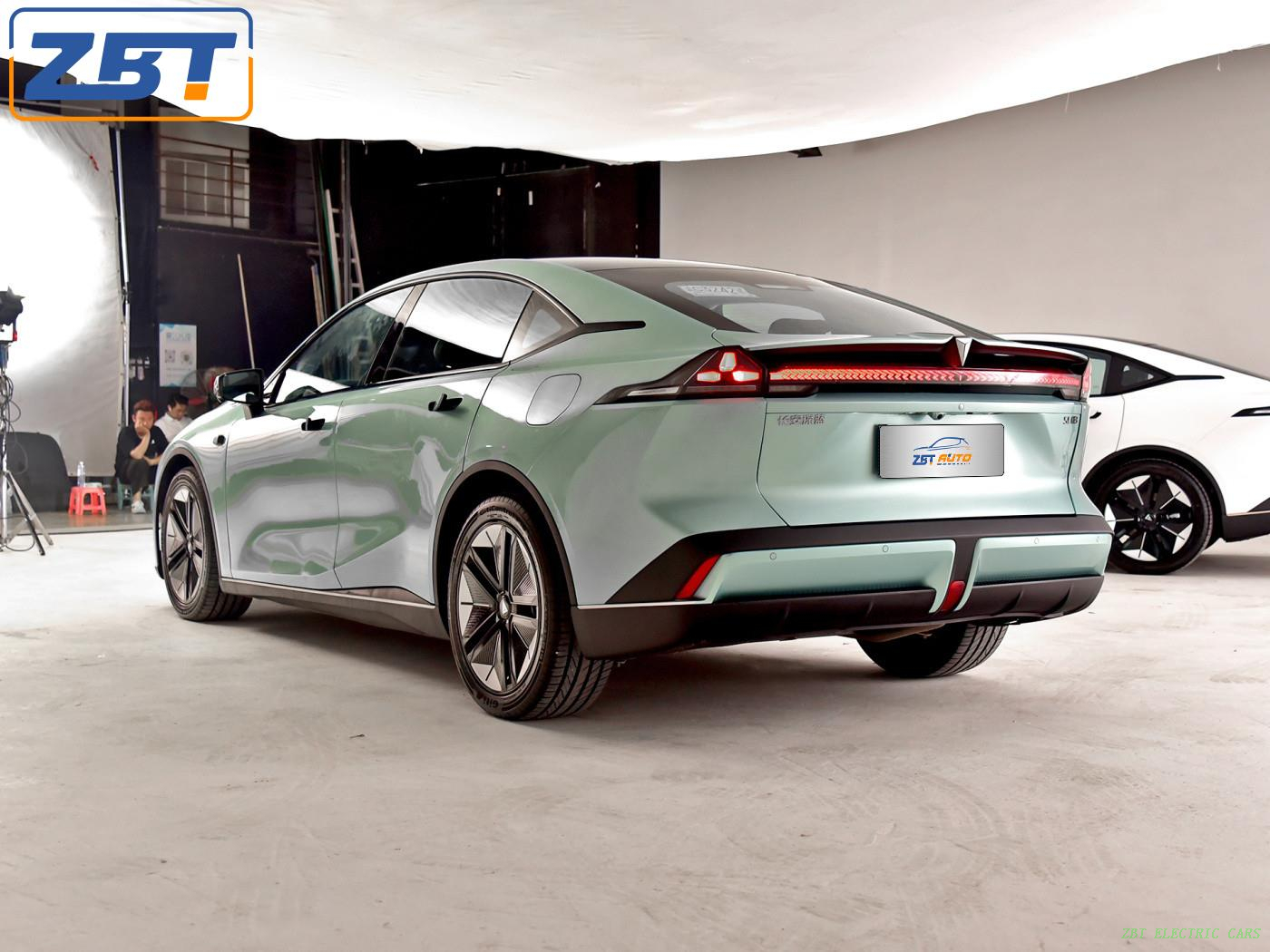 Электрический седан Changan Shenlan SL03