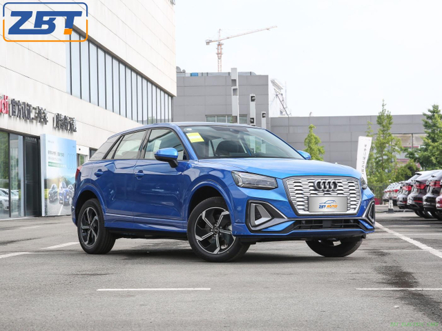 Электрический внедорожник Audi Q2L e-tron