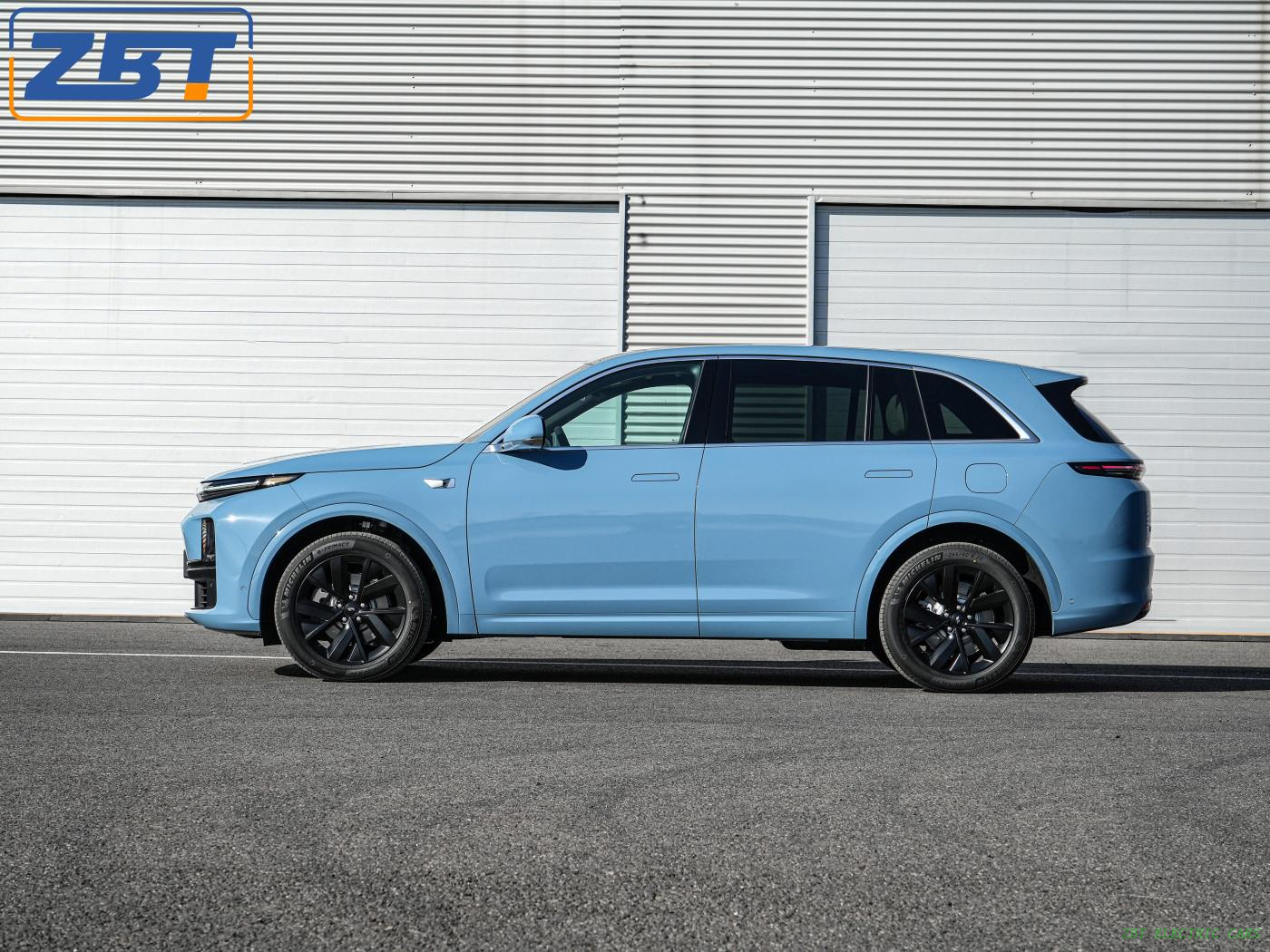 Ли Сян один гибридный электрический внедорожник Li L7