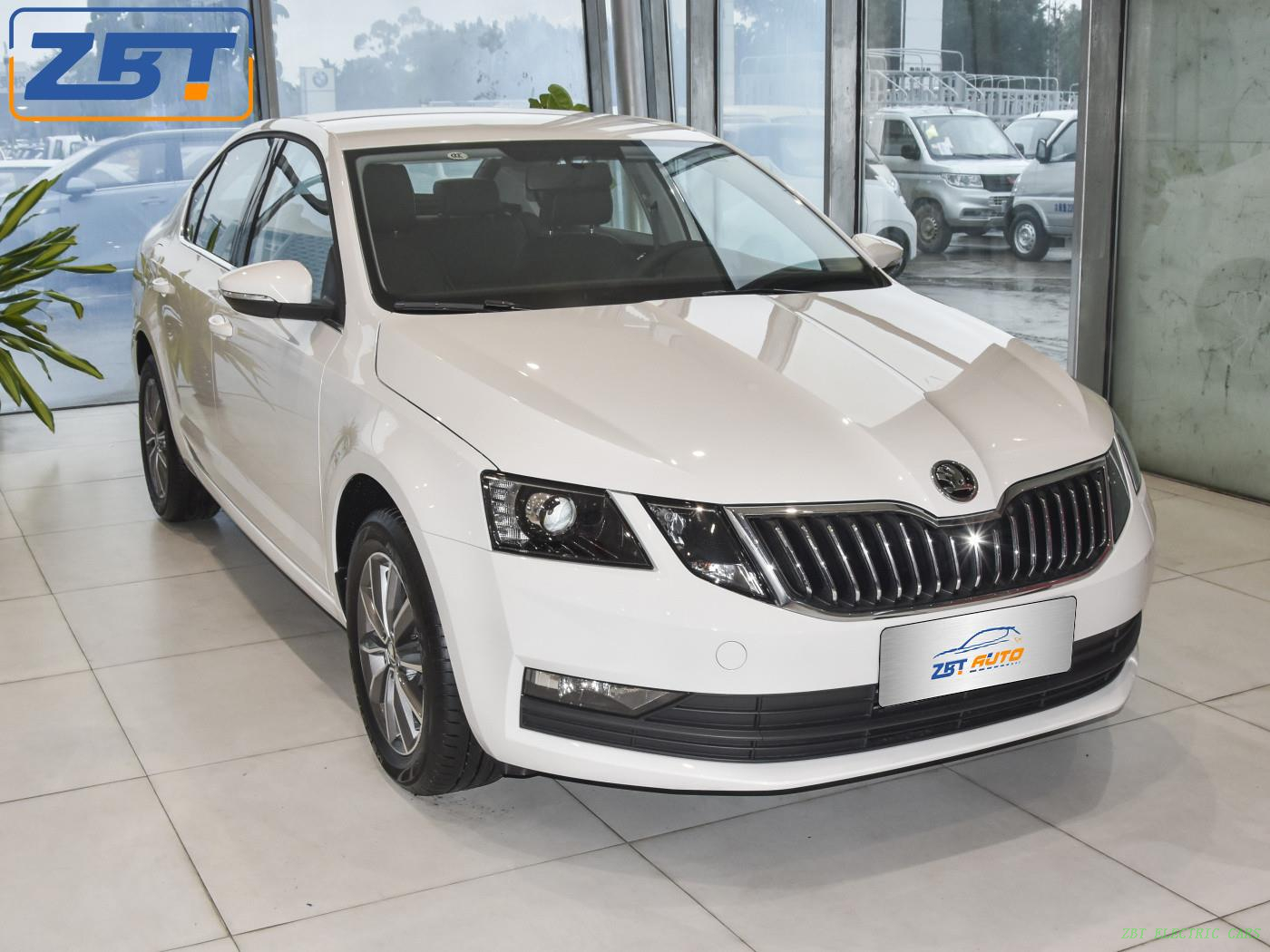 Volkswagen Skoda Octavia бензиновый седан