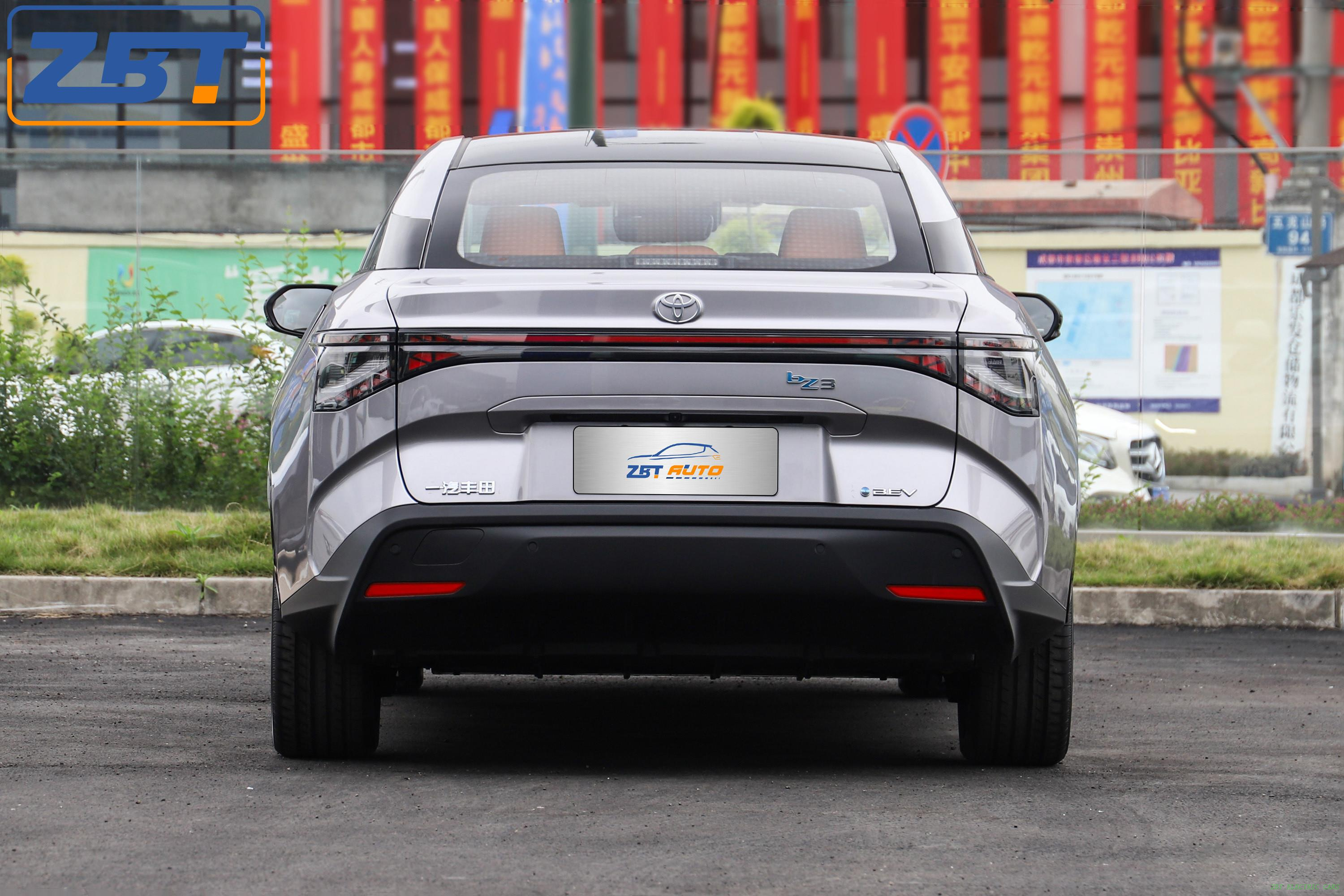 Электрический седан TOYOTA Bz3