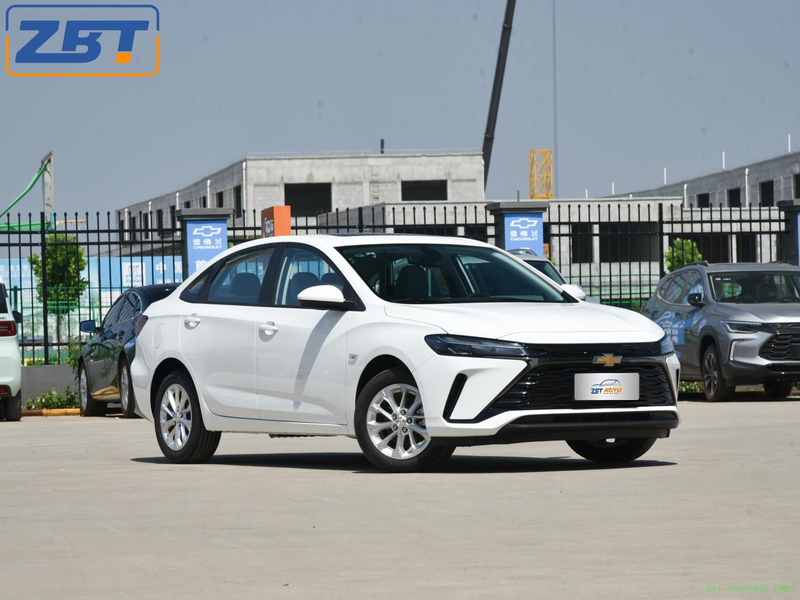 Chevrolet monza бензиновый седан