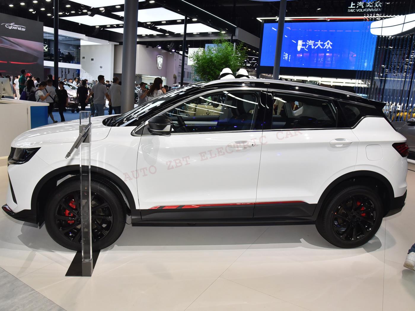 Coolray БинЮэ X04