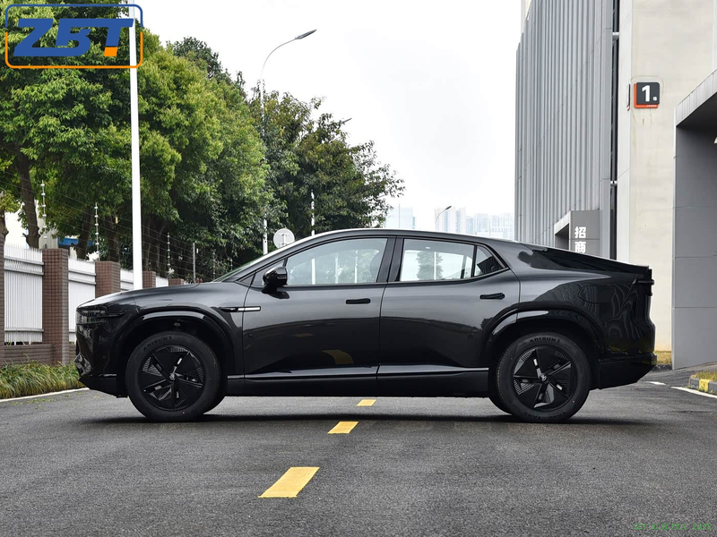 Changan Qiyuan E07 Бензиновый внедорожник, топливный автомобиль