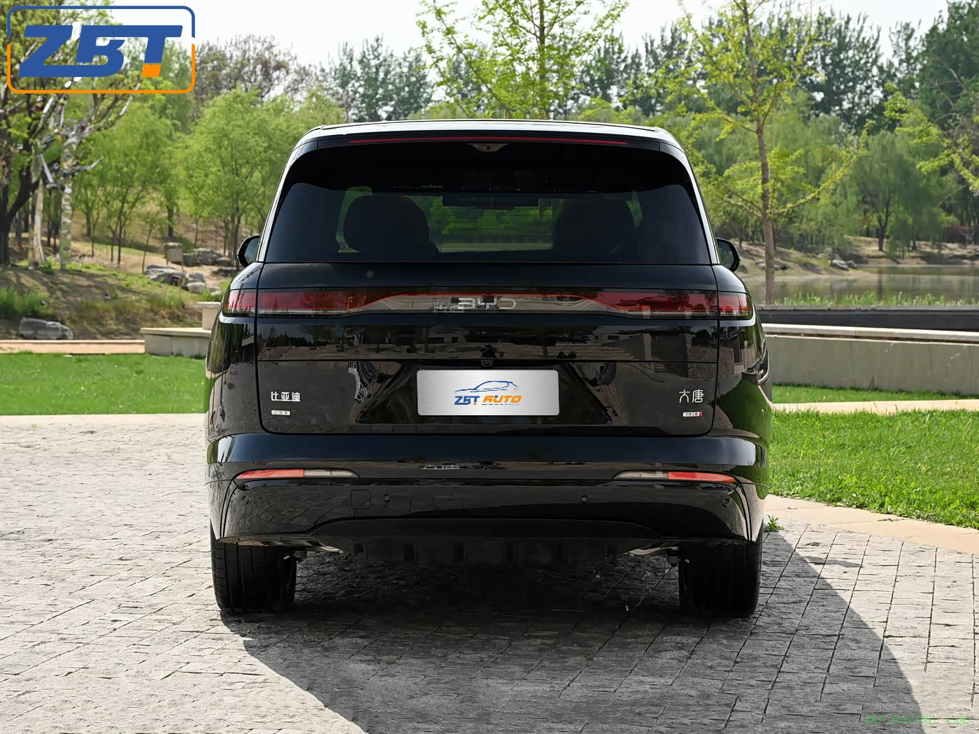 Бензиновый внедорожник BYD DA TAN, работающий на топливе