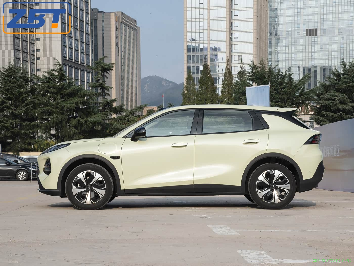Электромобиль Qiyuan Q05 New Energy Hybrid SUV 2025 года