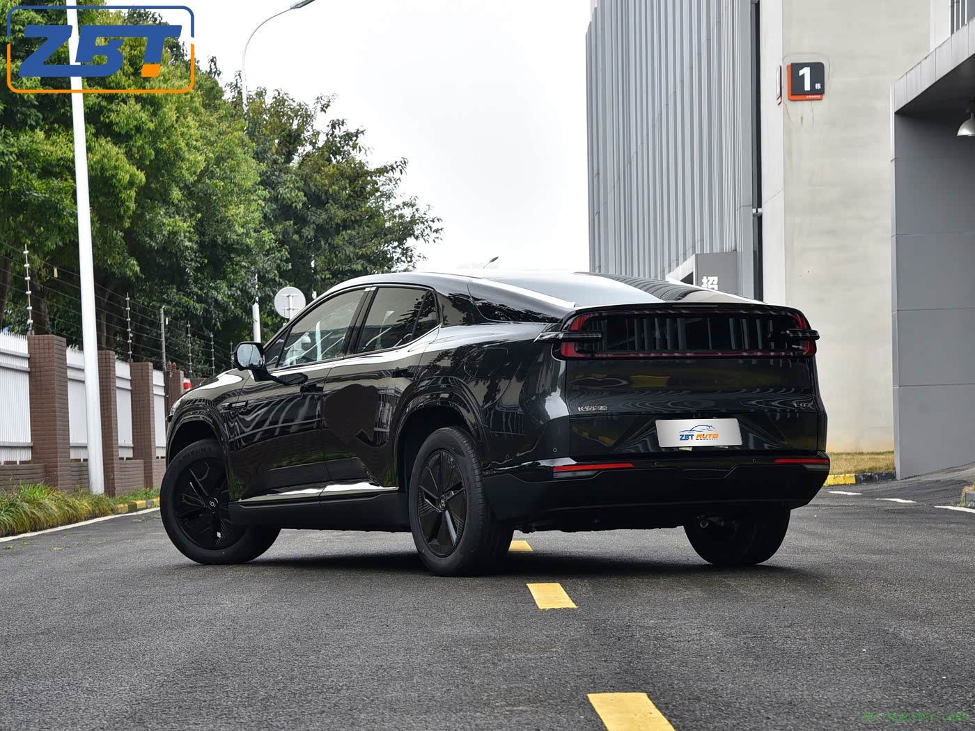 Changan Qiyuan E07 Бензиновый внедорожник, топливный автомобиль