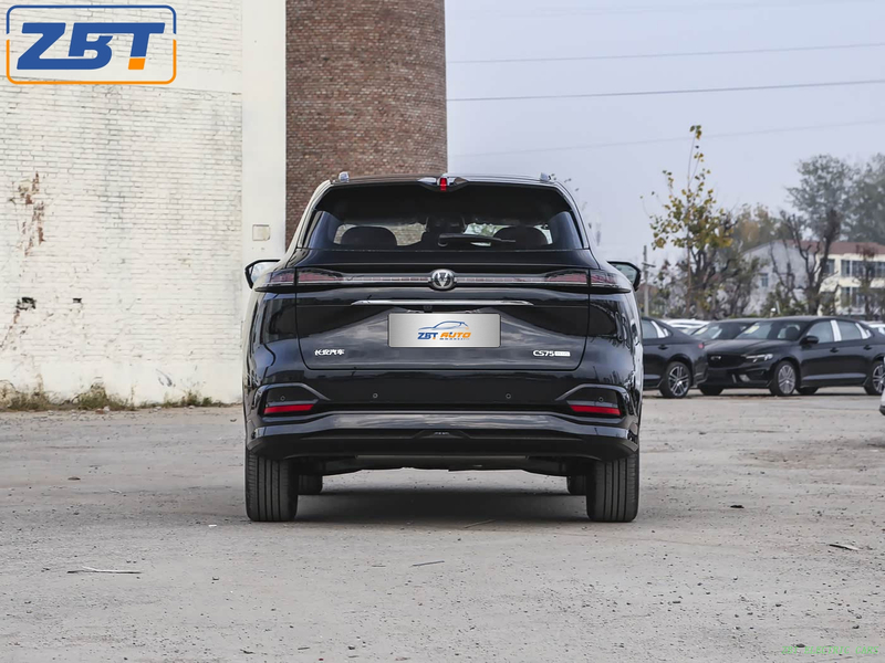 Changan CS 75 PLUS бензиновый внедорожник, топливный автомобиль