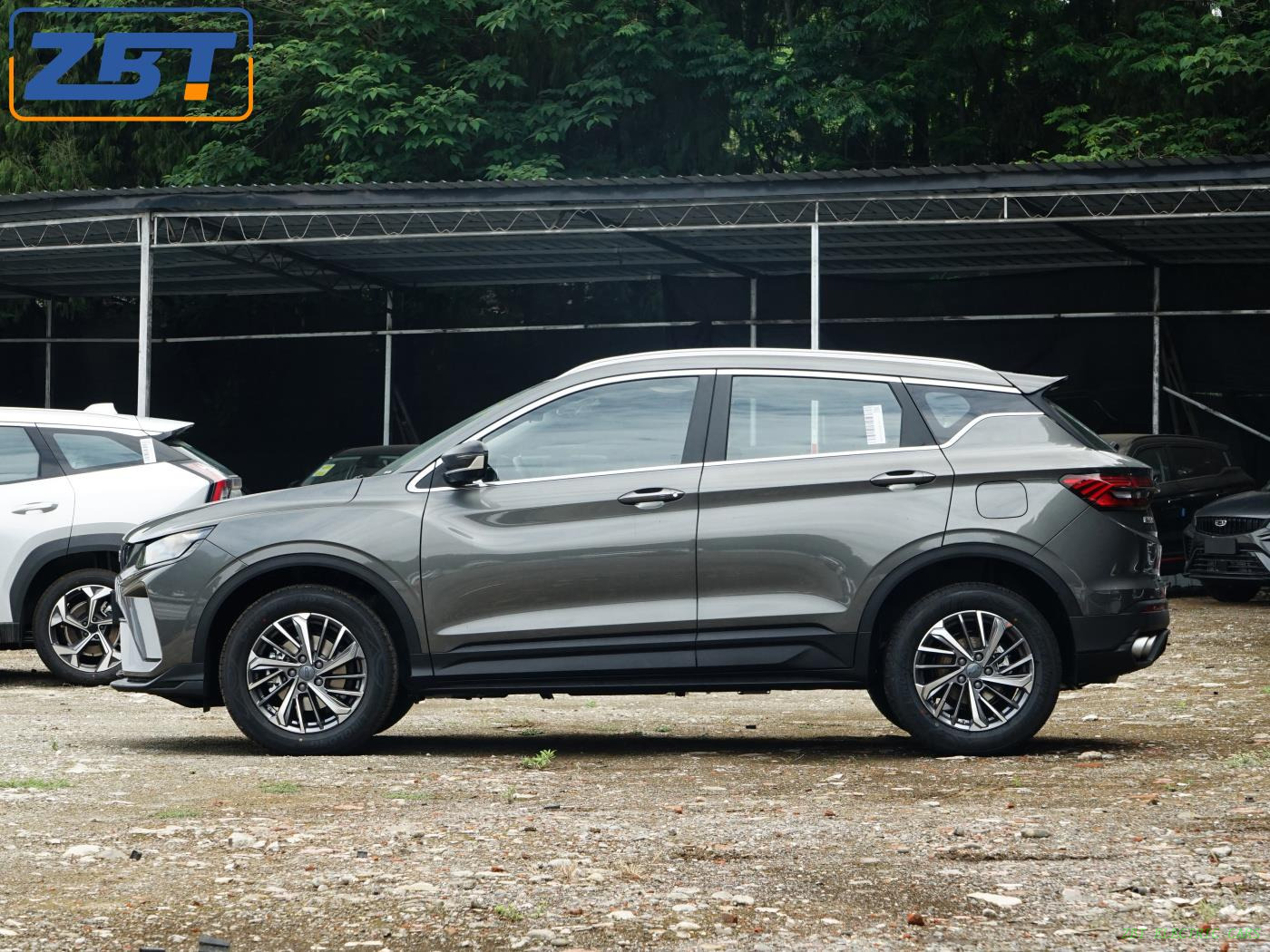 Бензиновый внедорожник Geely Coolray Binyue