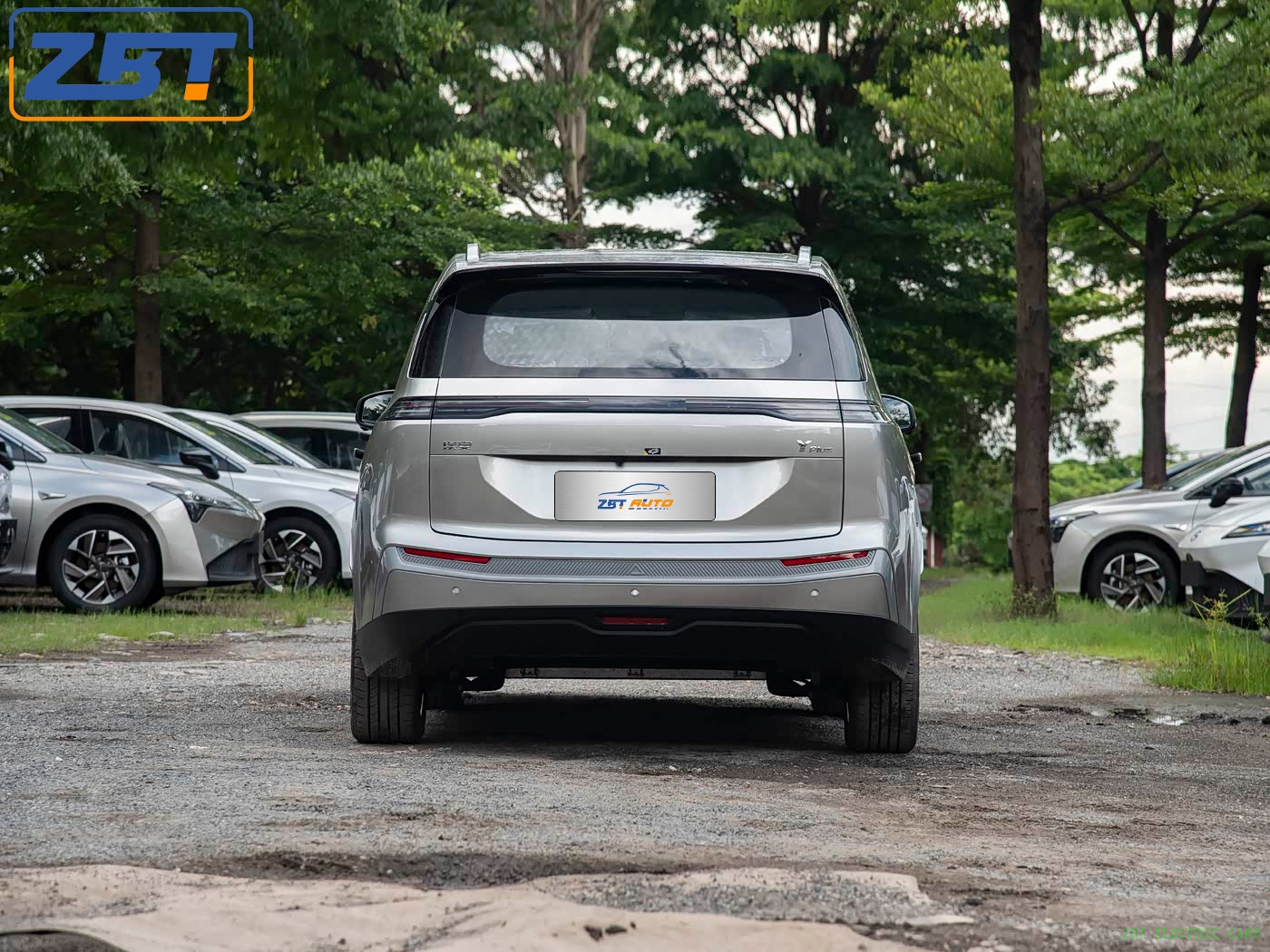 Электромобиль AION Y New Energy Hybrid SUV 2025 года