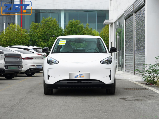 Электромобиль Jili Xingyuan New Energy Hybrid SUV 2025 года