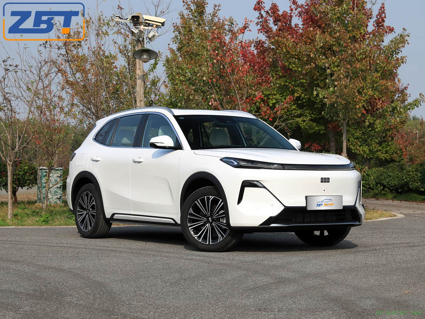 Электромобиль Geely Galaxy Starship 7 New Energy Hybrid SUV 2025 года