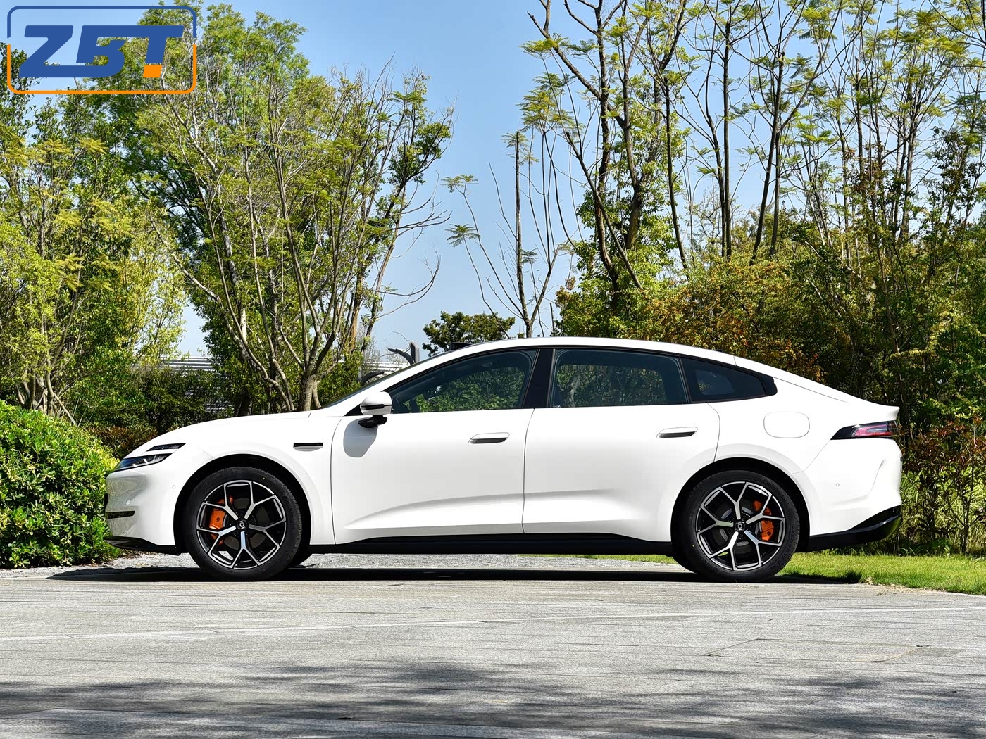 Чанган A06 - W04