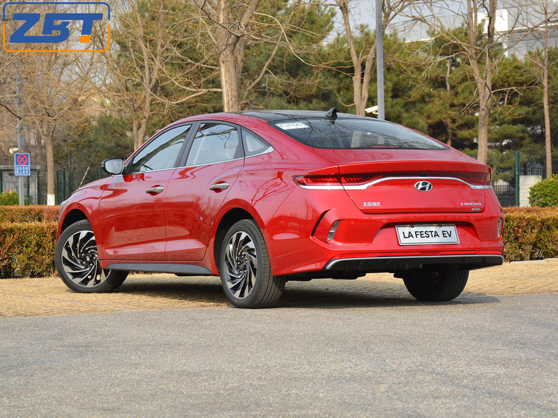 Электрический седан Hyundai Lafesta 2WD