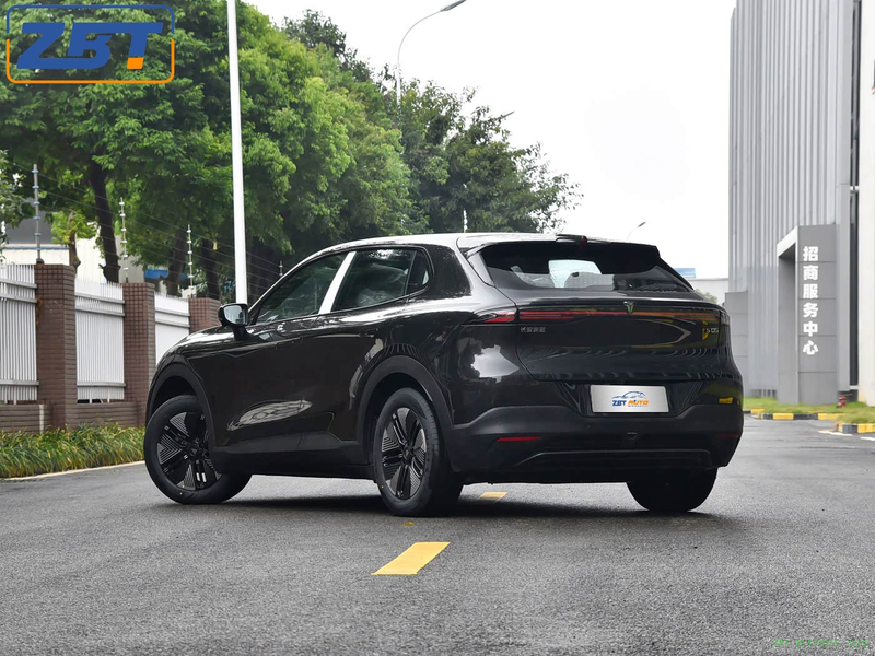 Электромобиль Deepal S05 New Energy Hybrid SUV 2025 года