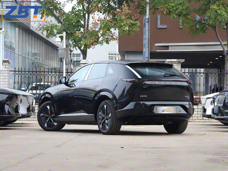 Бензиновый внедорожник Mazda EZ 60, топливный автомобиль