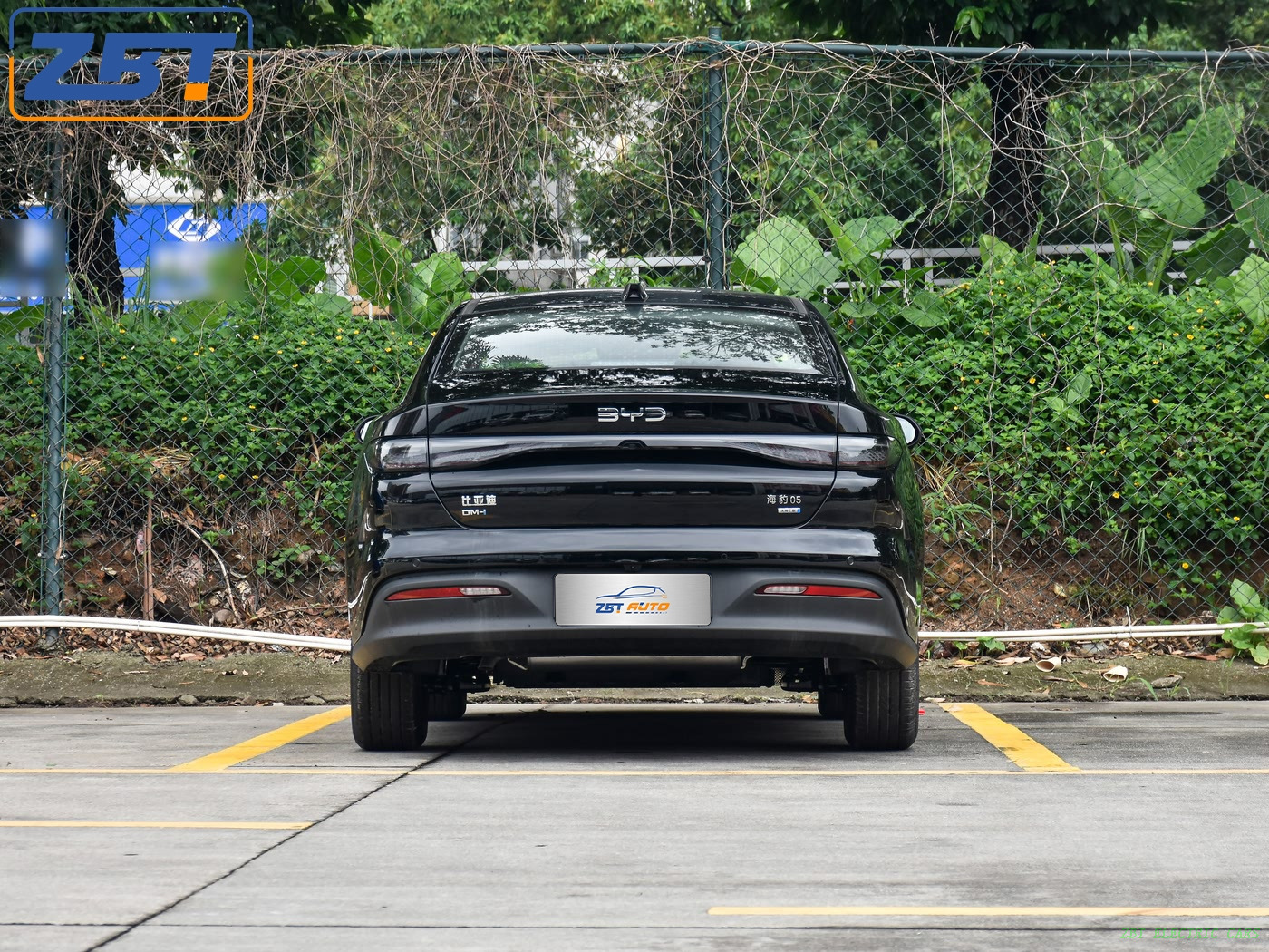 Электромобиль BYD Sealion 05 DM-i New Energy Hybrid SUV