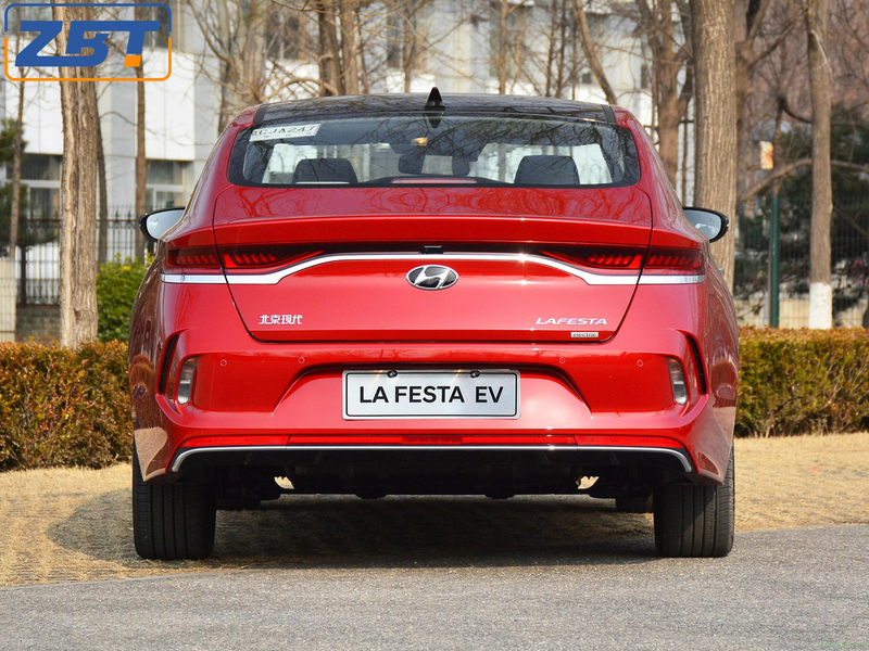 Электрический седан Hyundai Lafesta 2WD