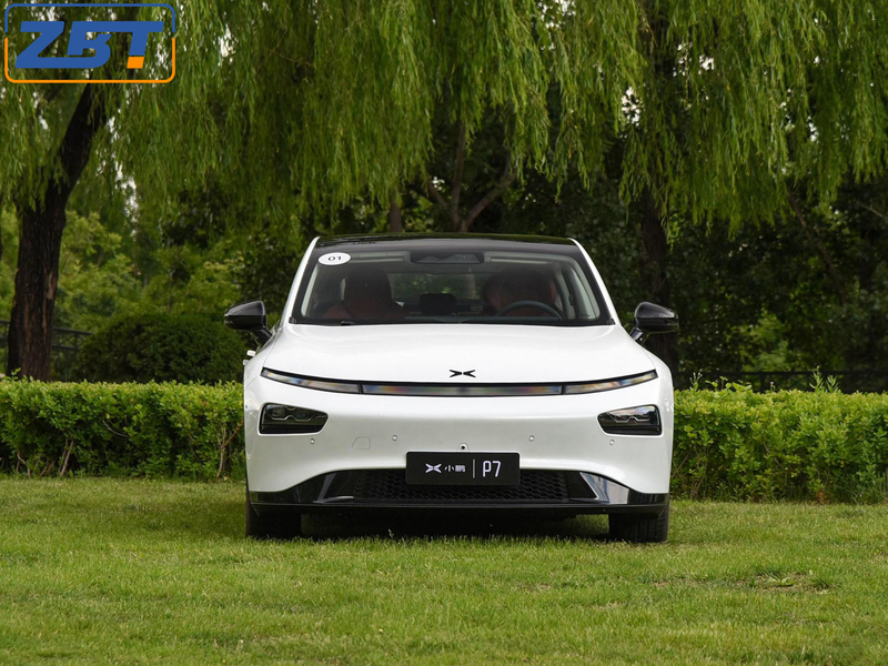 Электрический седан Xpeng P7