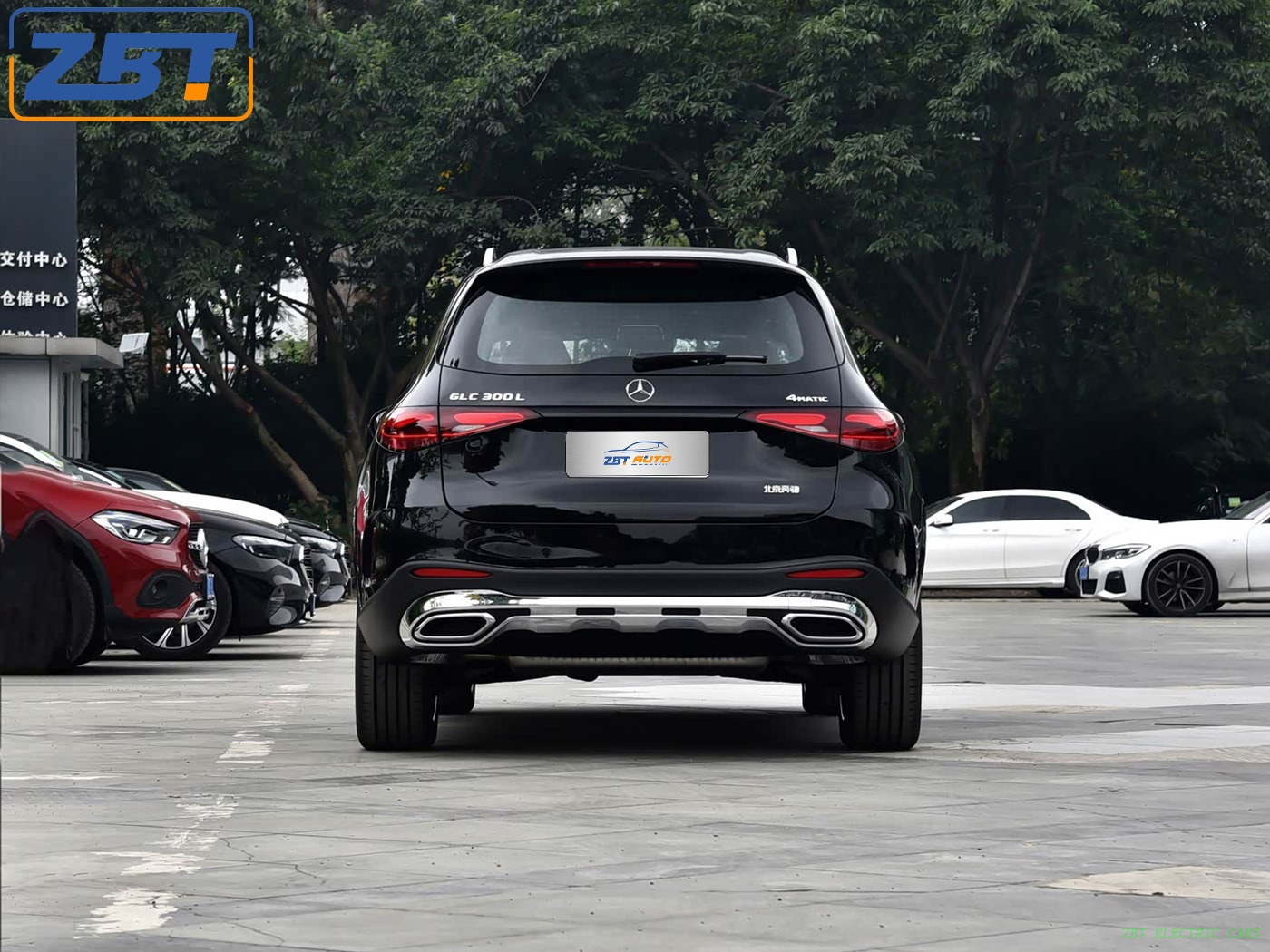 Бензиновый внедорожник Mercedes-Benz GLC 300 л. Топливный автомобиль USD 46 999,00–49 999,00/