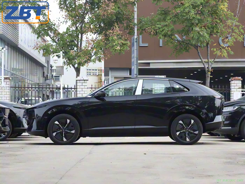 Бензиновый внедорожник Mazda EZ 60, топливный автомобиль