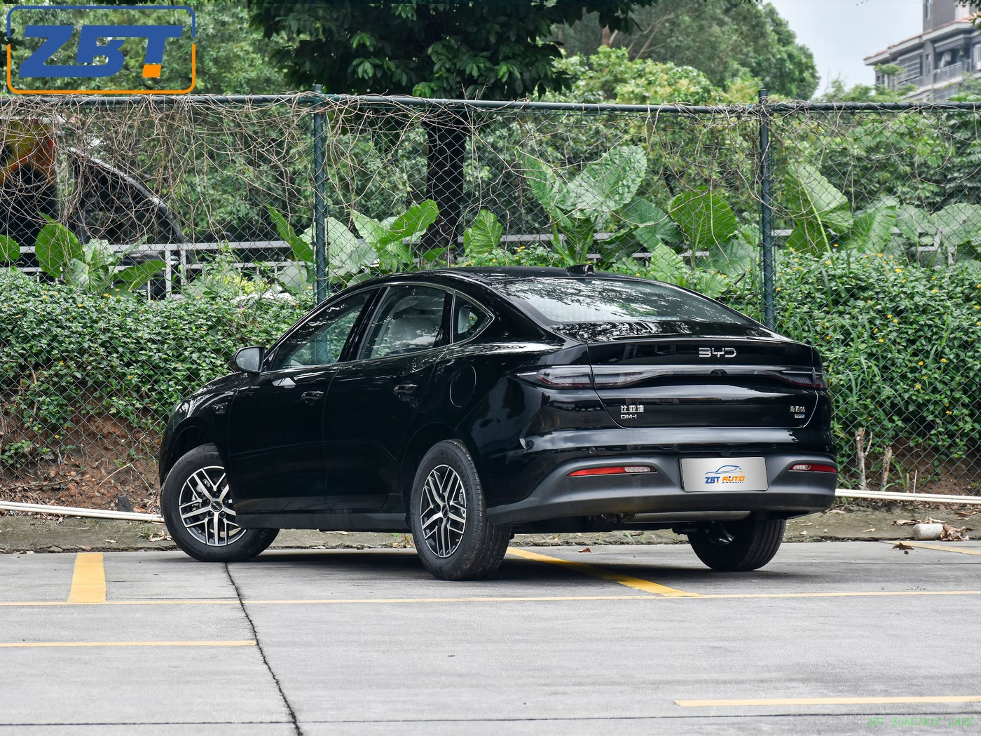 Электромобиль BYD Sealion 05 DM-i New Energy Hybrid SUV