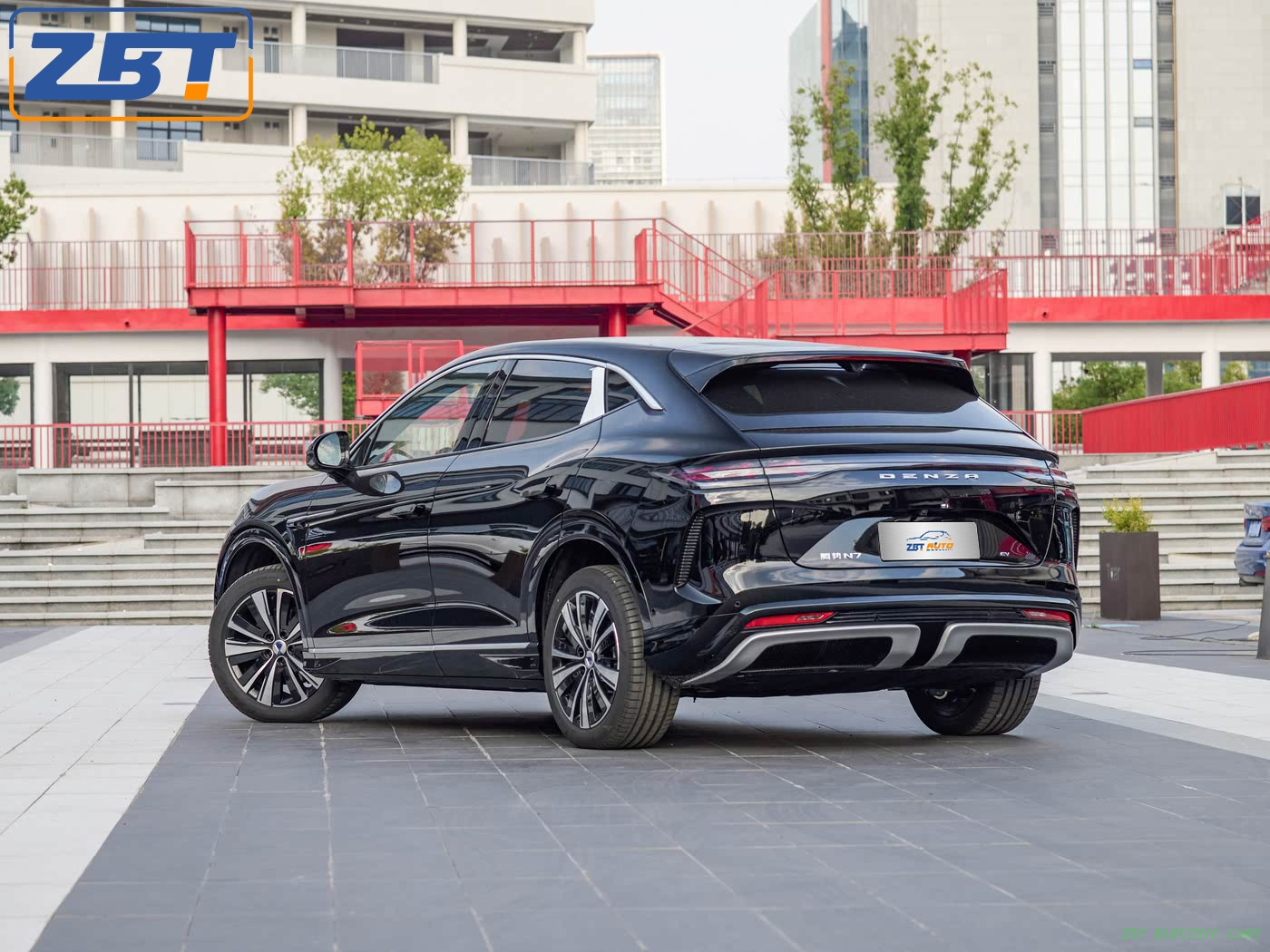 Электромобиль Denza N7 New Energy Hybrid SUV 2025 года