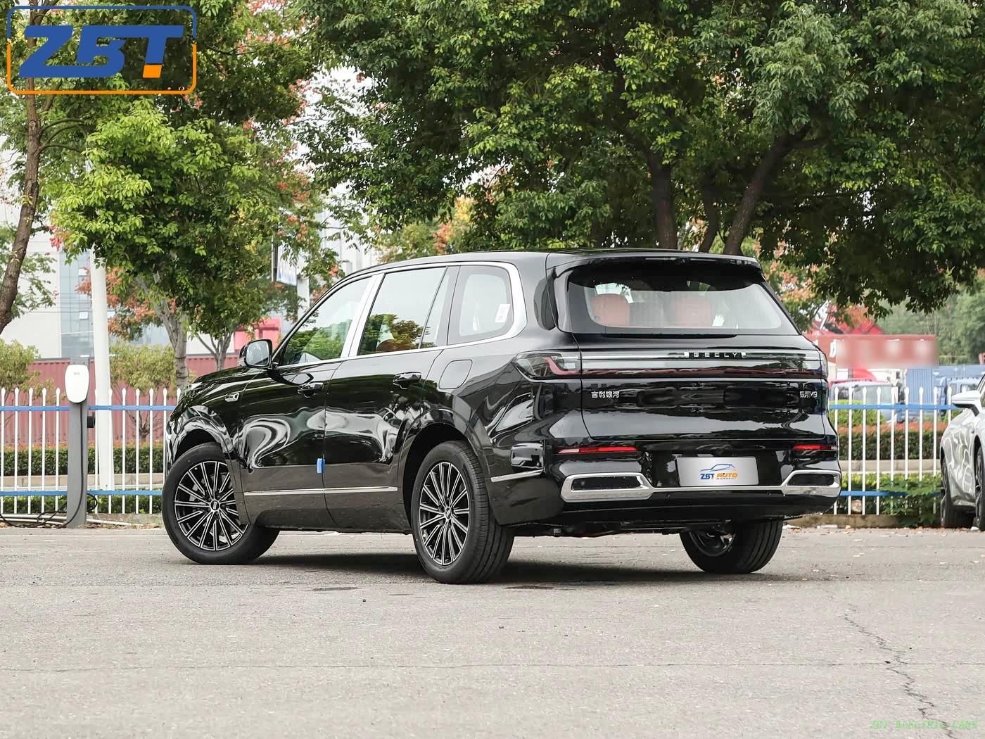 Электромобиль Geely Galaxy M9 New Energy Hybrid SUV 2025 года