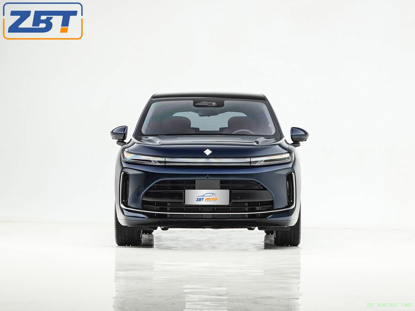 Бензиновый внедорожник Wuling Huajing S, работающий на топливе