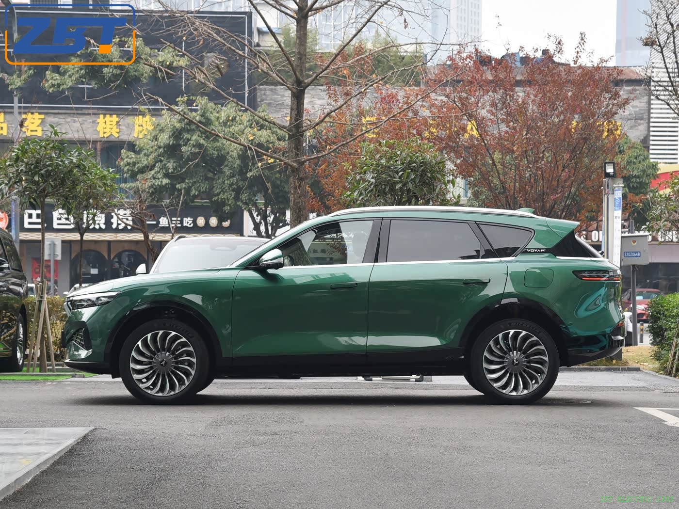 Voyah FREE New Energy Hybrid SUV Цена в США 36 599,00–36 999,00 долларов США.